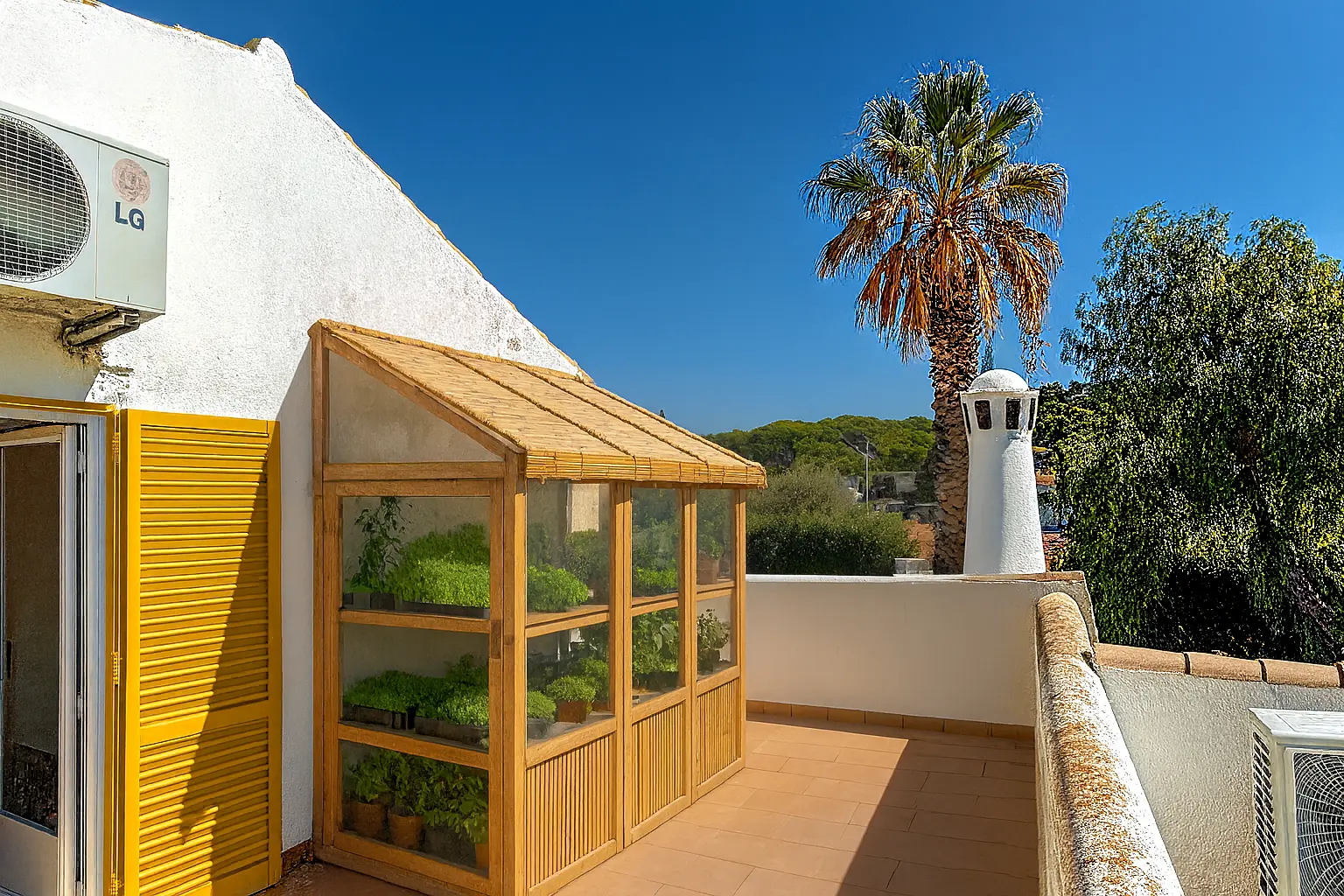 Garden next Door - The Blog - cover variant 1